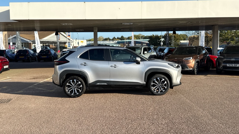 Toyota Yaris Cross 1.5 Hybrid Design 5dr CVT Hybrid Estate - Image 23