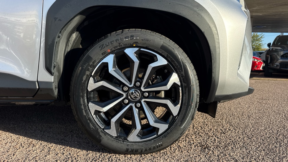 Toyota Yaris Cross 1.5 Hybrid Design 5dr CVT Hybrid Estate - Image 25