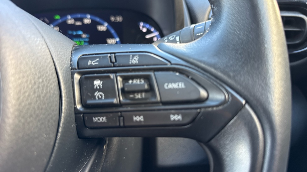 Toyota Yaris Cross 1.5 Hybrid Design 5dr CVT Hybrid Estate - Image 31