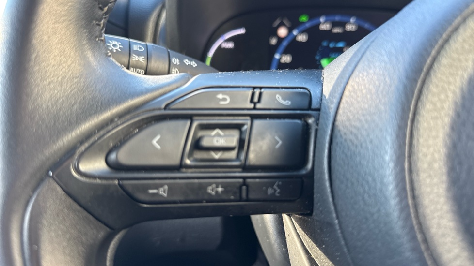 Toyota Yaris Cross 1.5 Hybrid Design 5dr CVT Hybrid Estate - Image 39