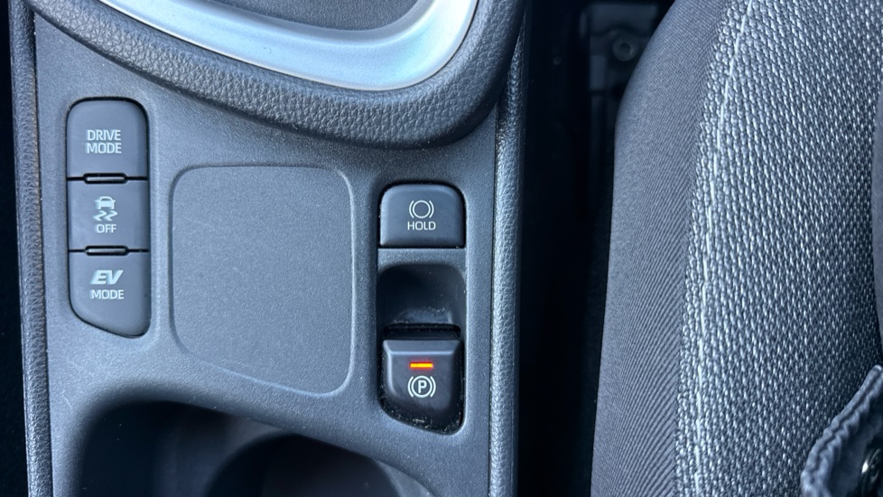 Toyota Yaris Cross 1.5 Hybrid Design 5dr CVT Hybrid Estate - Image 46