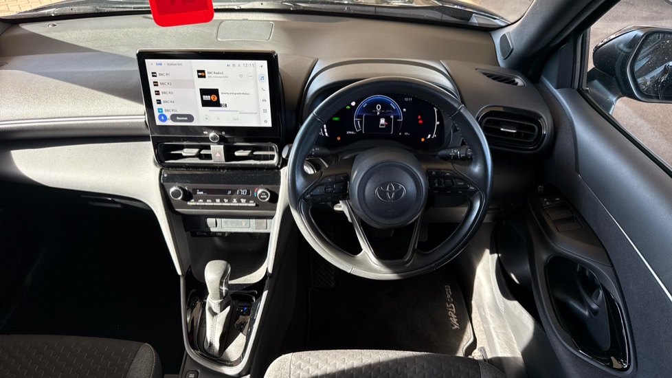 Toyota Yaris Cross 1.5 Hybrid Design 5dr CVT Hybrid Estate - Image 6