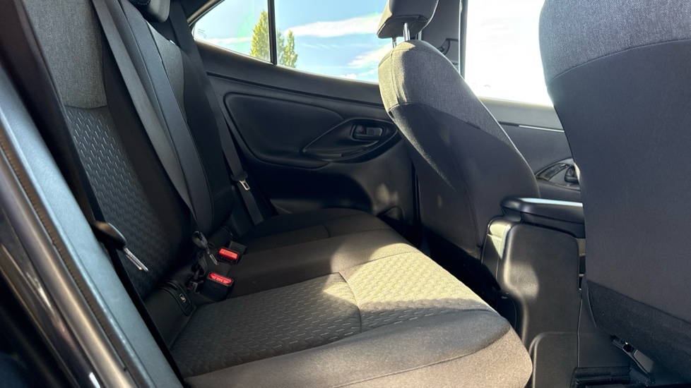 Toyota Yaris Cross 1.5 Hybrid Design 5dr CVT Hybrid Estate - Image 8