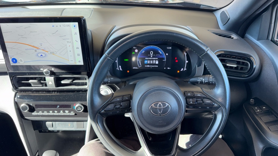 Toyota Yaris Cross 1.5 Hybrid Design 5dr CVT Hybrid Estate - Image 10