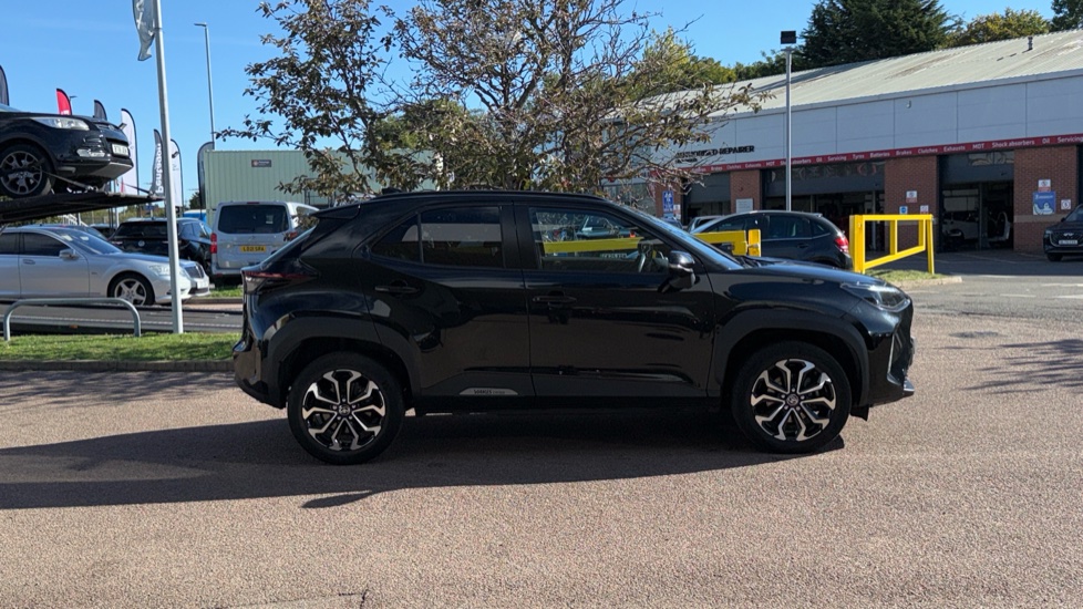 Toyota Yaris Cross 1.5 Hybrid Design 5dr CVT Hybrid Estate - Image 23