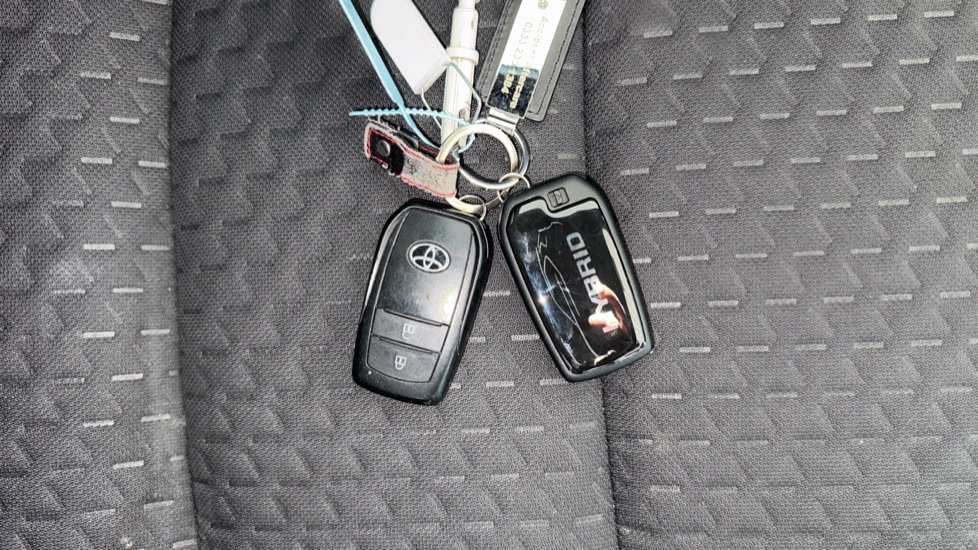 Toyota Yaris Cross 1.5 Hybrid Design 5dr CVT Hybrid Estate - Image 28