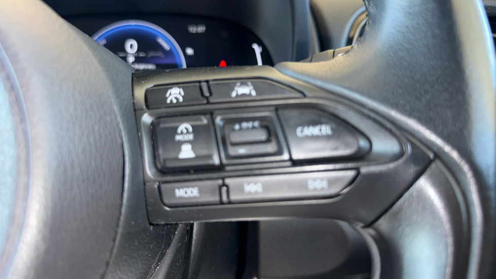 Toyota Yaris Cross 1.5 Hybrid Design 5dr CVT Hybrid Estate - Image 30