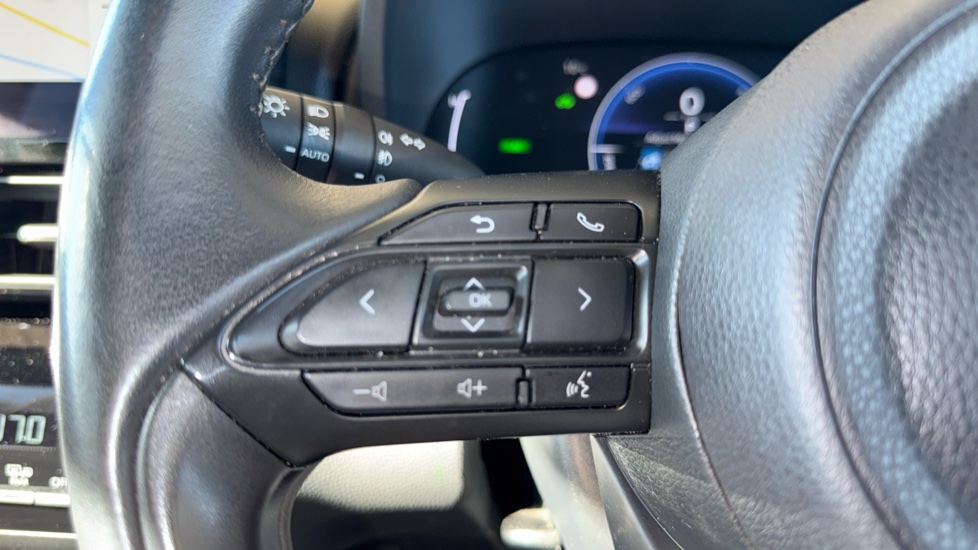 Toyota Yaris Cross 1.5 Hybrid Design 5dr CVT Hybrid Estate - Image 39