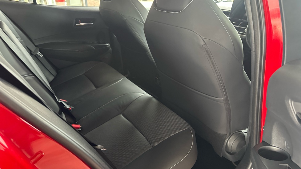 Toyota Corolla 2.0 Hybrid Excel 5dr CVT Hybrid Hatchback - Image 12