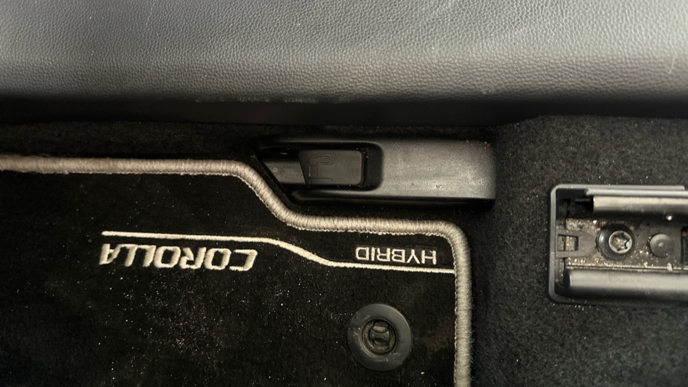Toyota Corolla 2.0 Hybrid Excel 5dr CVT Hybrid Hatchback - Image 47
