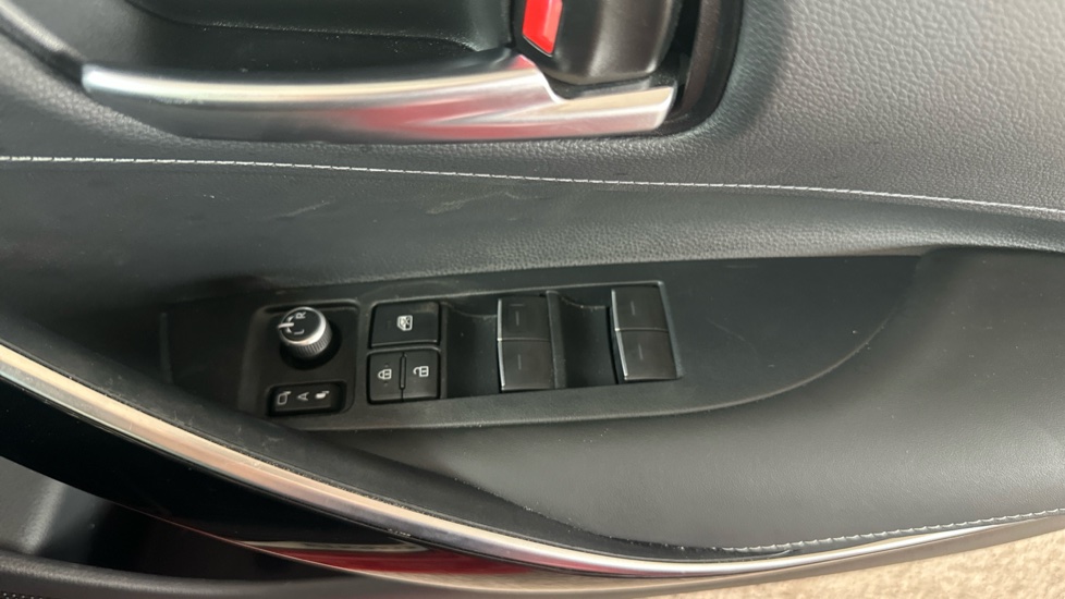 Toyota Corolla 2.0 Hybrid Excel 5dr CVT Hybrid Hatchback - Image 48