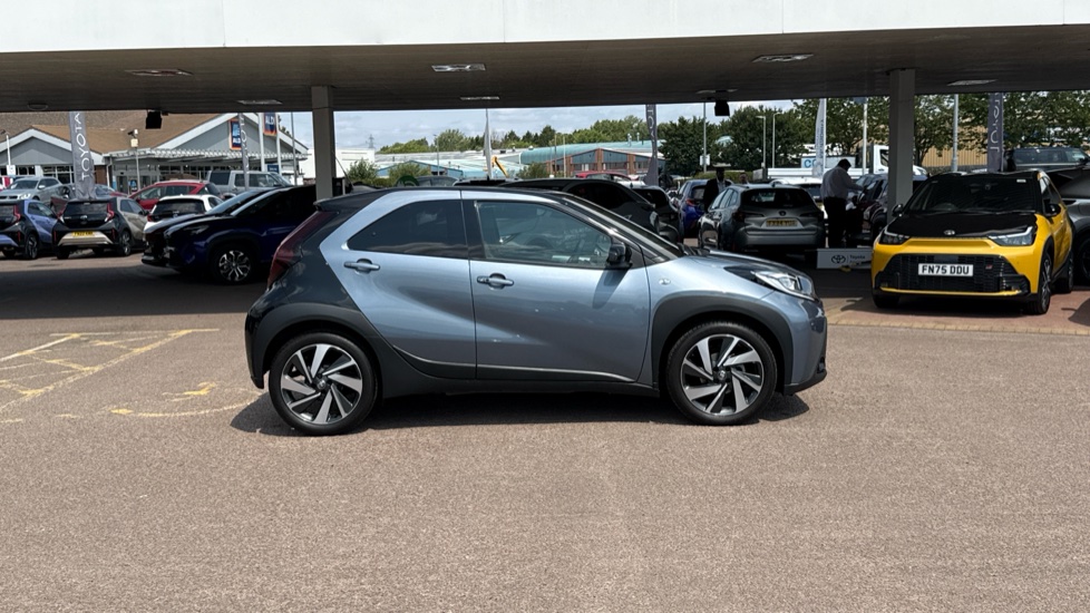 Toyota Aygo X 1.0 VVT-i Exclusive 5dr Auto Petrol Hatchback - Image 23