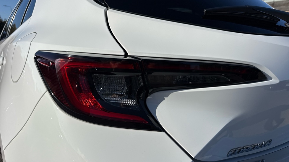 Toyota Corolla 1.8 Hybrid Design 5dr CVT Hybrid Hatchback - Image 21