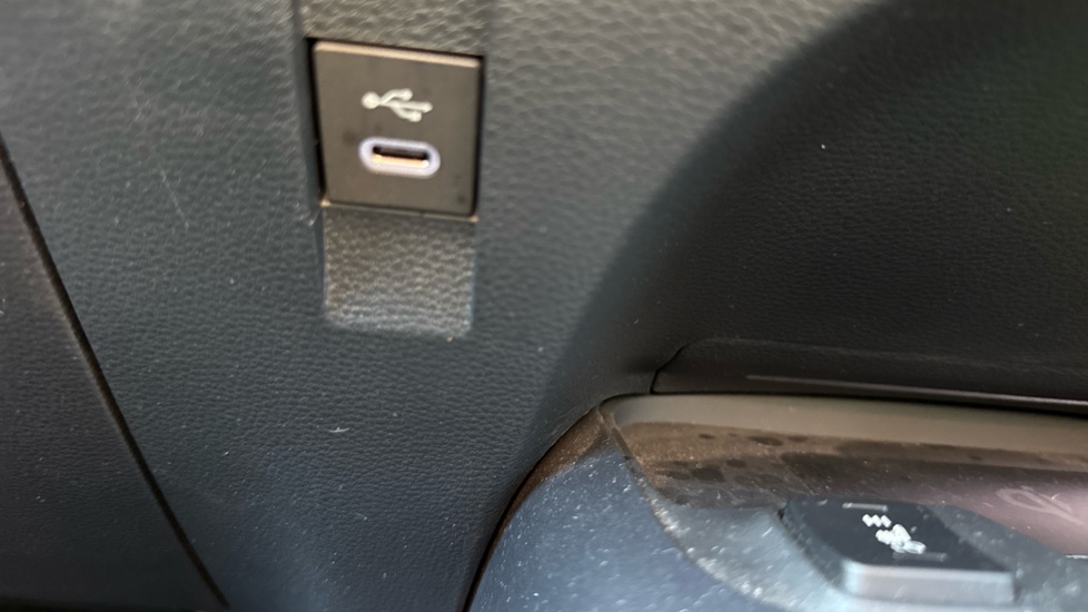 Toyota Corolla 1.8 Hybrid Design 5dr CVT Hybrid Hatchback - Image 36