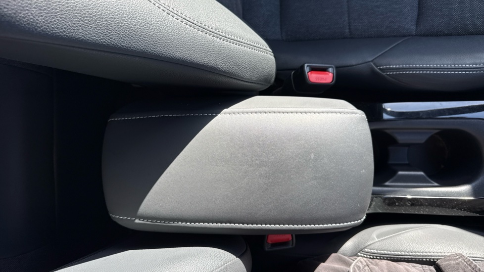 Toyota Corolla 1.8 Hybrid Design 5dr CVT Hybrid Hatchback - Image 49