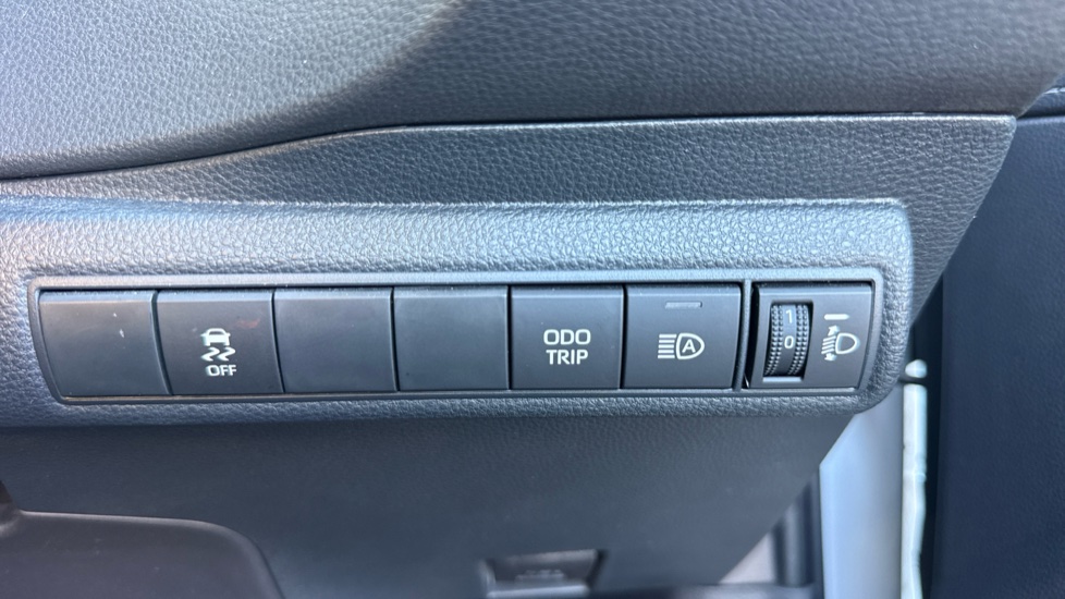Toyota Corolla 1.8 Hybrid Design 5dr CVT Hybrid Hatchback - Image 50