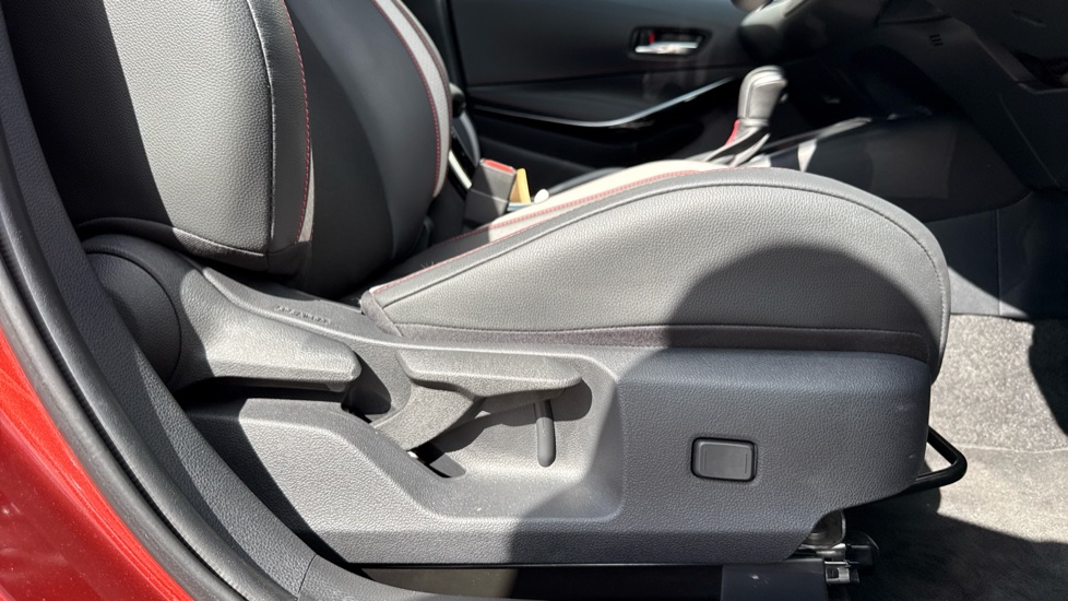 Toyota Corolla 2.0 Hybrid 178 GR Sport 5dr CVT Hybrid Hatchback - Image 30