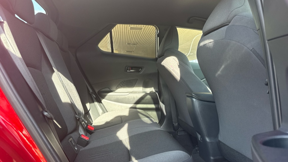 Toyota C-HR 1.8 Hybrid Design 5dr CVT Hybrid Hatchback - Image 8