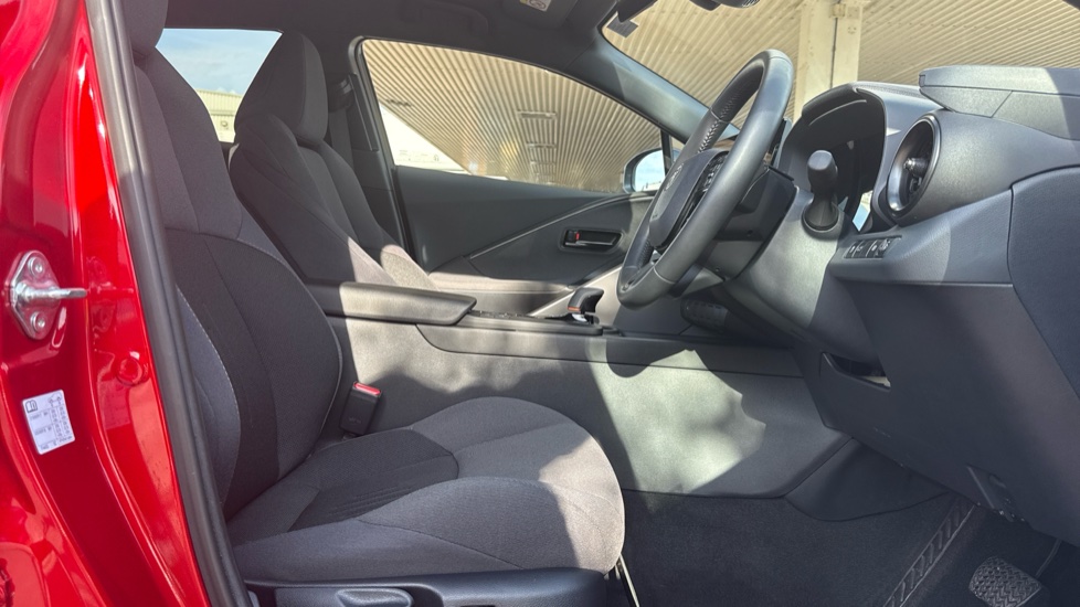 Toyota C-HR 1.8 Hybrid Design 5dr CVT Hybrid Hatchback - Image 12