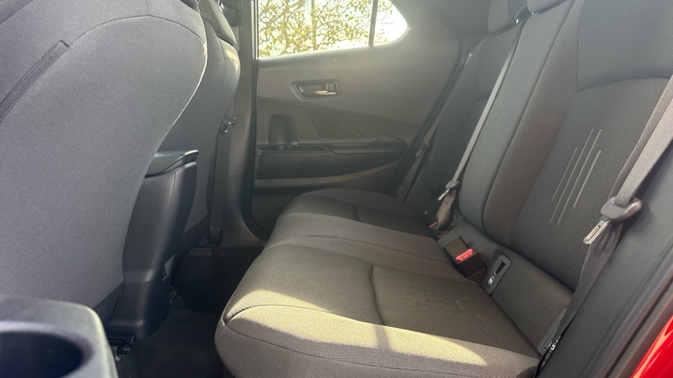 Toyota C-HR 1.8 Hybrid Design 5dr CVT Hybrid Hatchback - Image 15