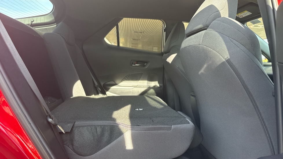 Toyota C-HR 1.8 Hybrid Design 5dr CVT Hybrid Hatchback - Image 18