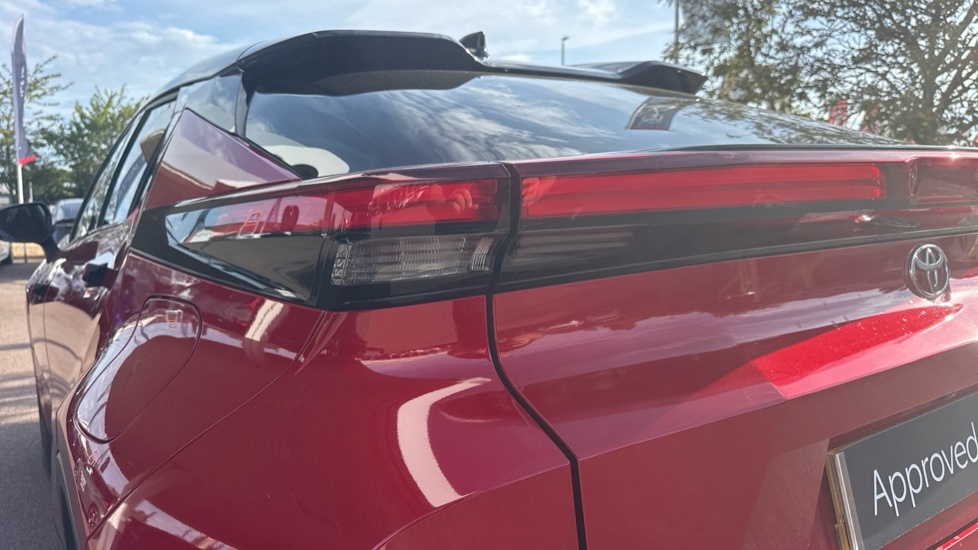 Toyota C-HR 1.8 Hybrid Design 5dr CVT Hybrid Hatchback - Image 21