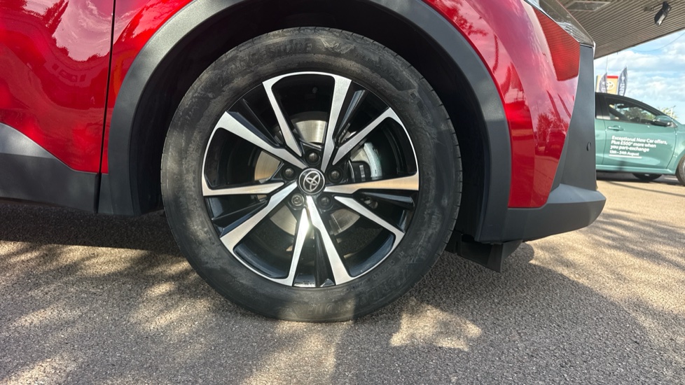Toyota C-HR 1.8 Hybrid Design 5dr CVT Hybrid Hatchback - Image 25