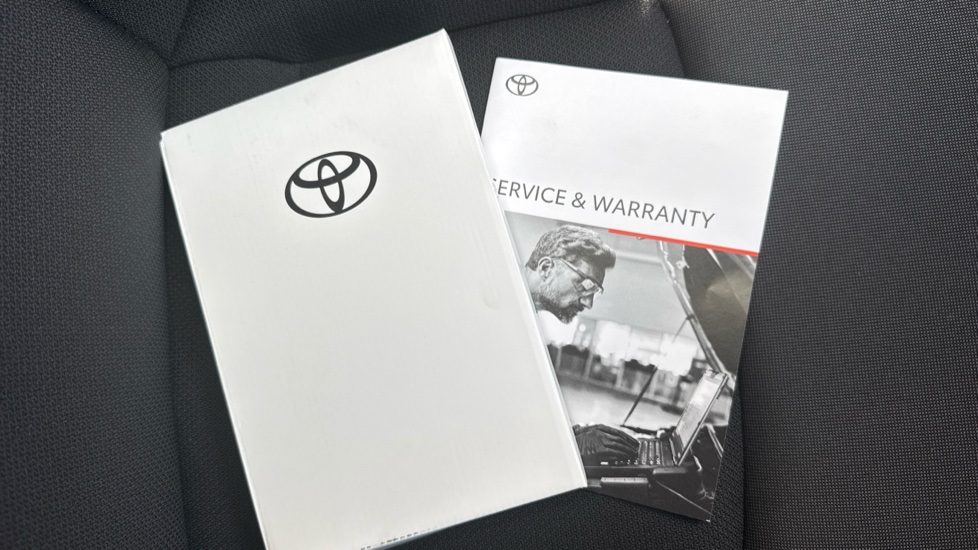 Toyota C-HR 1.8 Hybrid Design 5dr CVT Hybrid Hatchback - Image 27