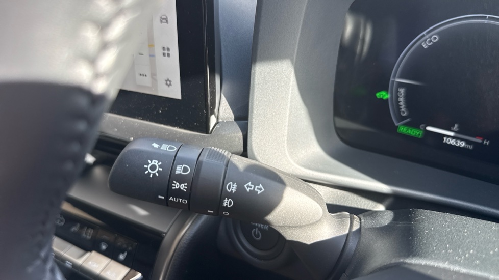 Toyota C-HR 1.8 Hybrid Design 5dr CVT Hybrid Hatchback - Image 33