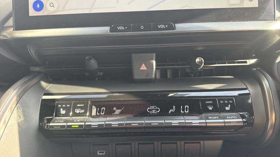 Toyota C-HR 1.8 Hybrid Design 5dr CVT Hybrid Hatchback - Image 35