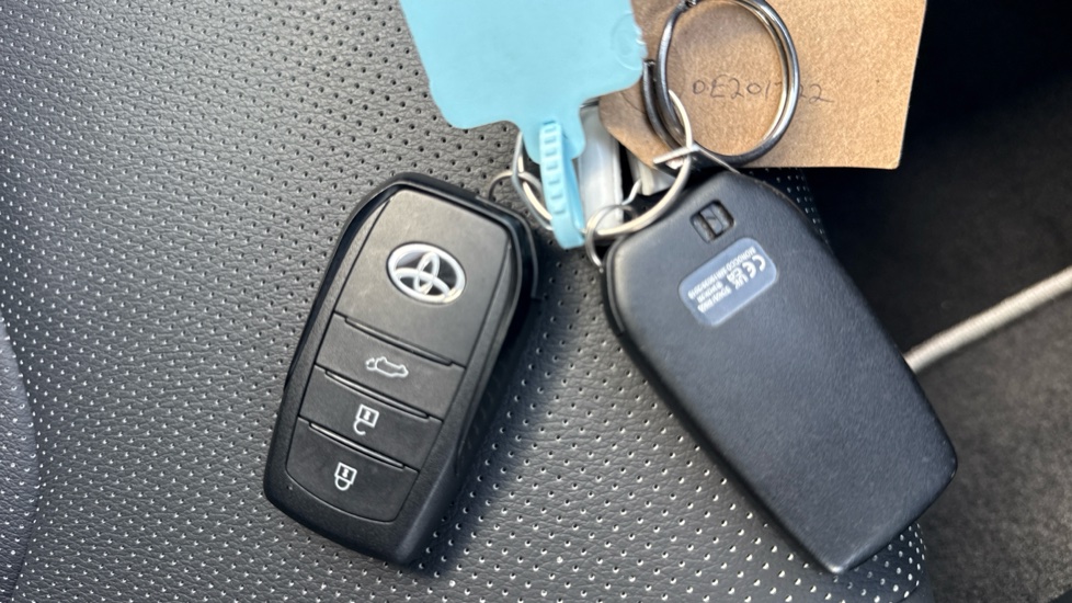 Toyota Corolla 1.8 Hybrid Excel 5dr CVT Hybrid Estate - Image 28
