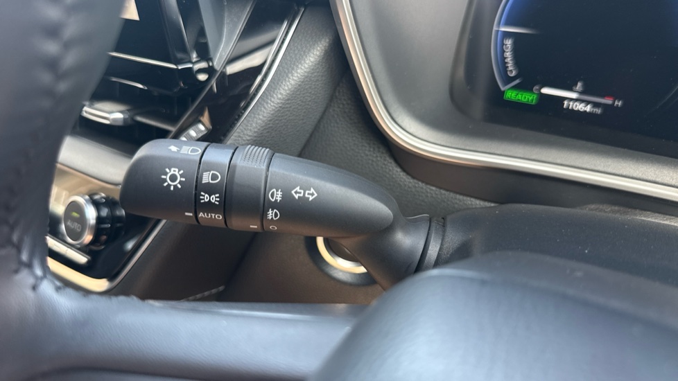 Toyota Corolla 1.8 Hybrid Excel 5dr CVT Hybrid Estate - Image 33