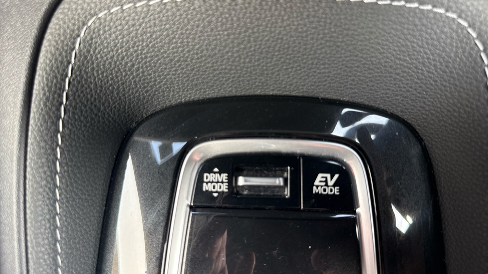 Toyota Corolla 1.8 Hybrid Excel 5dr CVT Hybrid Estate - Image 51