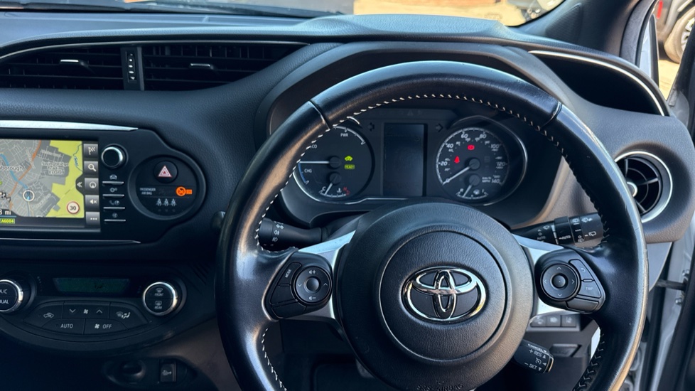 Toyota Yaris 1.5 Hybrid GR-Sport 5dr CVT Hybrid Hatchback - Image 10