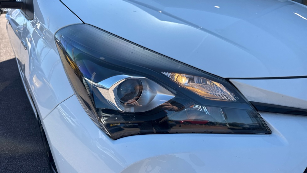 Toyota Yaris 1.5 Hybrid GR-Sport 5dr CVT Hybrid Hatchback - Image 20