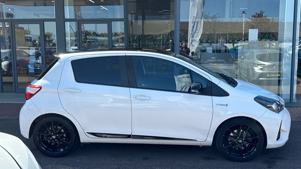 Toyota Yaris 1.5 Hybrid GR-Sport 5dr CVT Hybrid Hatchback - Image 23