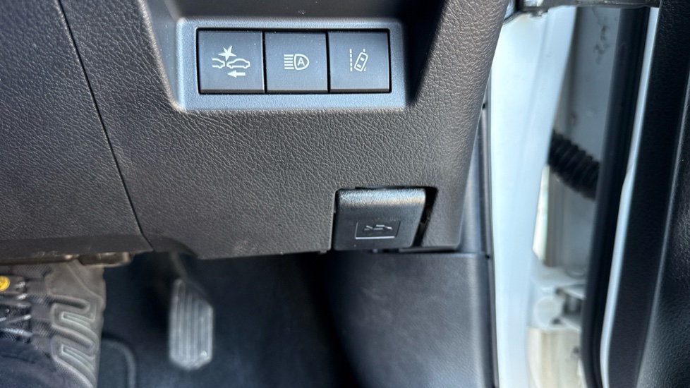 Toyota Yaris 1.5 Hybrid GR-Sport 5dr CVT Hybrid Hatchback - Image 50