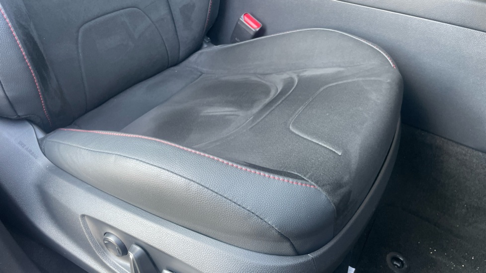Toyota C-HR 2.0 PHEV GR Sport 5dr CVT Hatchback - Image 17