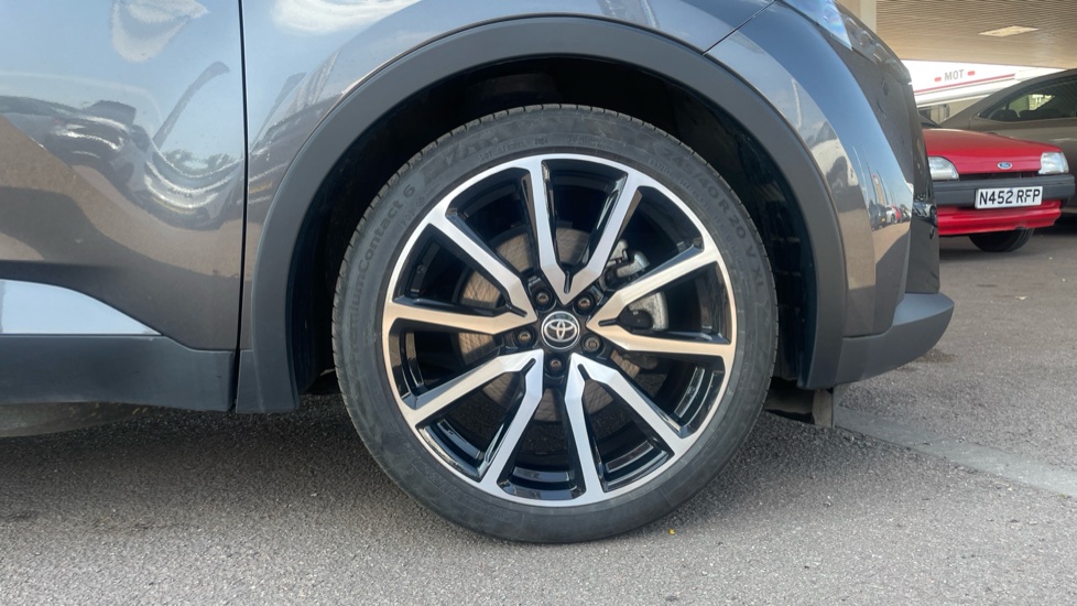 Toyota C-HR 2.0 PHEV GR Sport 5dr CVT Hatchback - Image 25