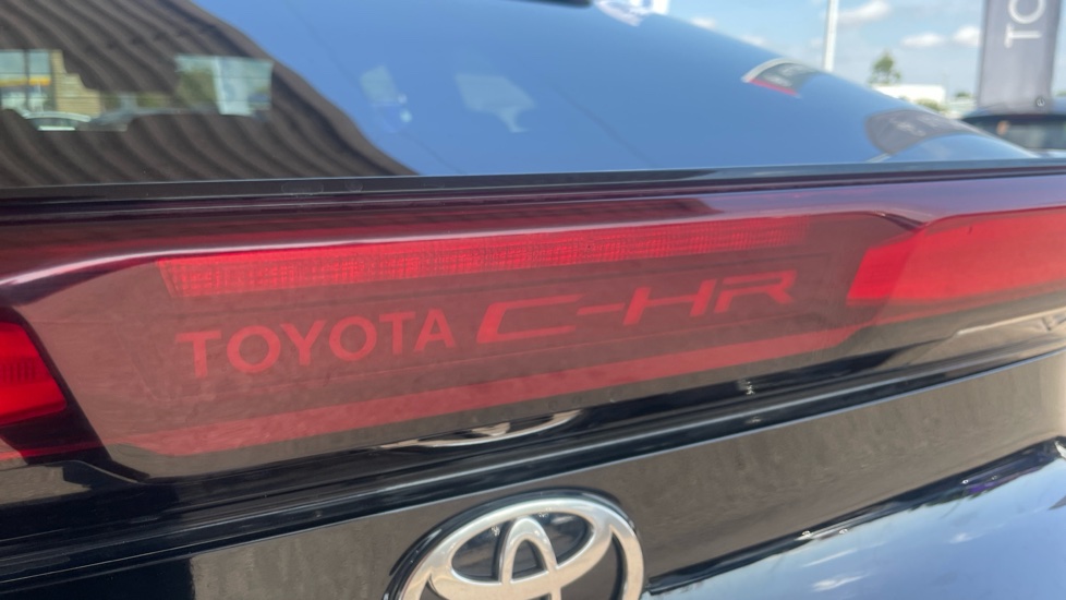 Toyota C-HR 2.0 PHEV GR Sport 5dr CVT Hatchback - Image 31