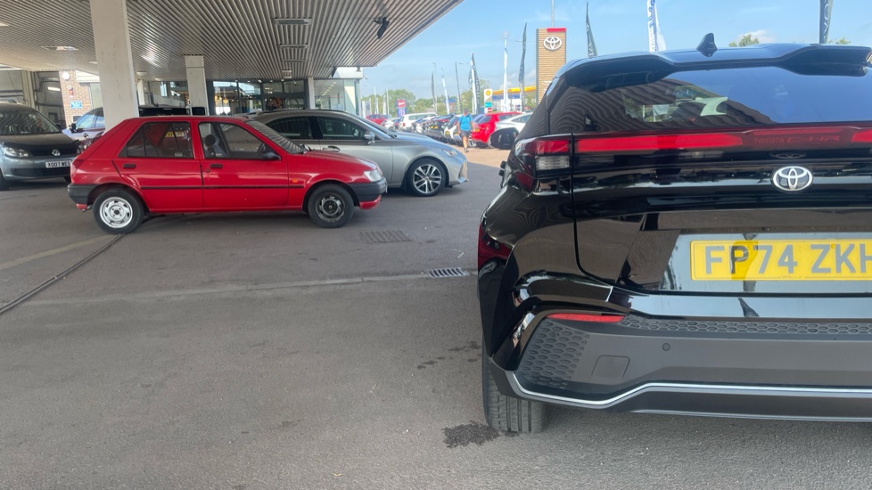 Toyota C-HR 2.0 PHEV GR Sport 5dr CVT Hatchback - Image 35