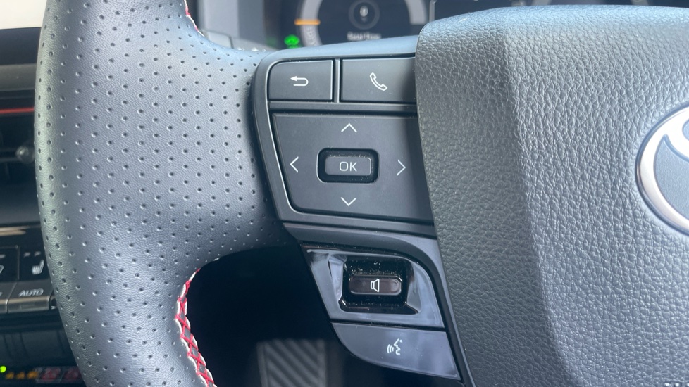 Toyota C-HR 2.0 PHEV GR Sport 5dr CVT Hatchback - Image 37