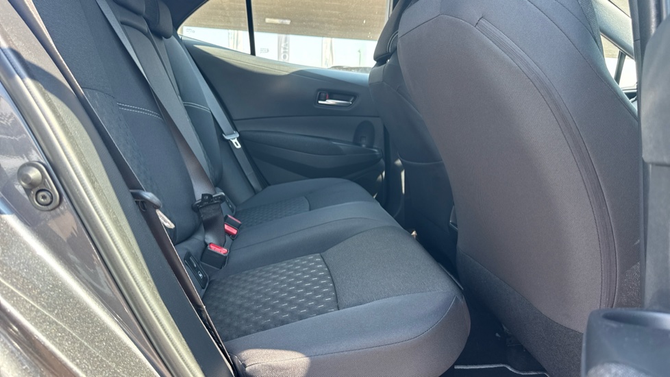 Toyota Corolla 2.0 Hybrid 178 Icon 5dr CVT Hybrid Hatchback - Image 8