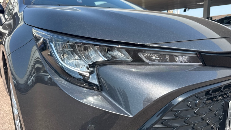 Toyota Corolla 2.0 Hybrid 178 Icon 5dr CVT Hybrid Hatchback - Image 20