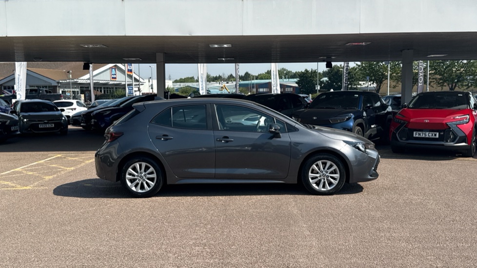 Toyota Corolla 2.0 Hybrid 178 Icon 5dr CVT Hybrid Hatchback - Image 23