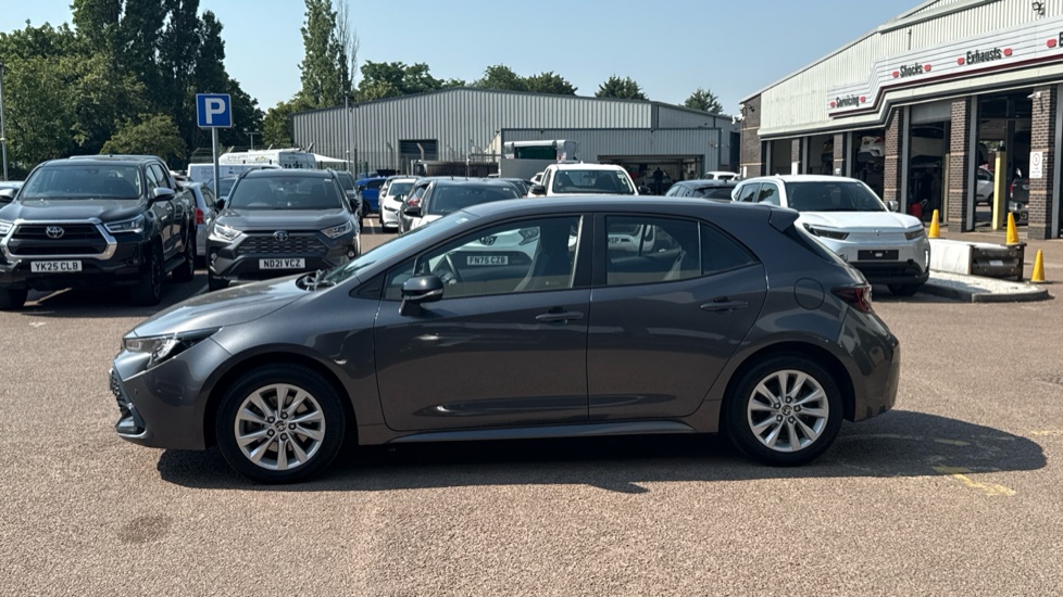 Toyota Corolla 2.0 Hybrid 178 Icon 5dr CVT Hybrid Hatchback - Image 24
