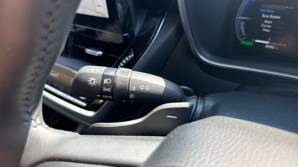 Toyota Corolla 2.0 Hybrid 178 Icon 5dr CVT Hybrid Hatchback - Image 33
