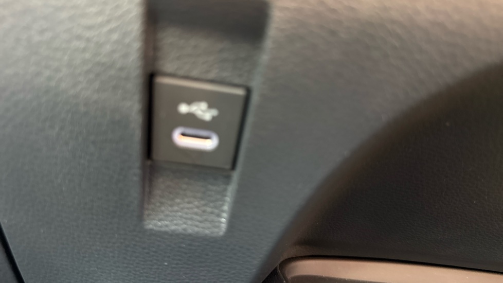 Toyota Corolla 2.0 Hybrid 178 Icon 5dr CVT Hybrid Hatchback - Image 37