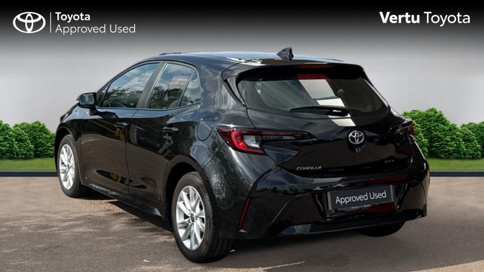 Toyota Corolla 2.0 Hybrid 178 Icon 5dr CVT Hybrid Hatchback - Image 4