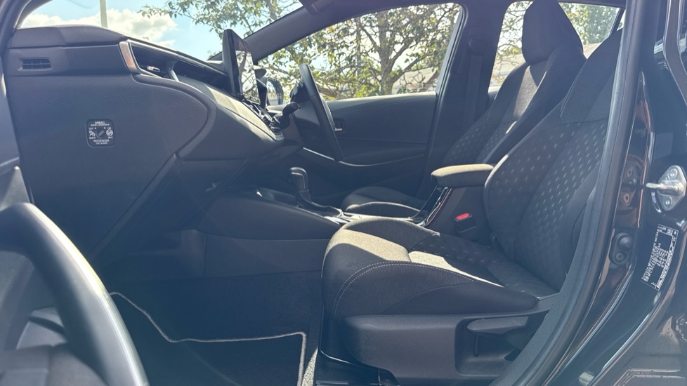 Toyota Corolla 2.0 Hybrid 178 Icon 5dr CVT Hybrid Hatchback - Image 5